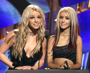 Britney Spears Lesbian - Brittney Spears & Christina Aguilera at the 2000 MTV VMA's : r/nostalgia