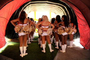 mexican cheerleader nude - Washington Redskins Cheerleaders Describe Topless Photo Shoot and Uneasy  Night Out - The New York Times