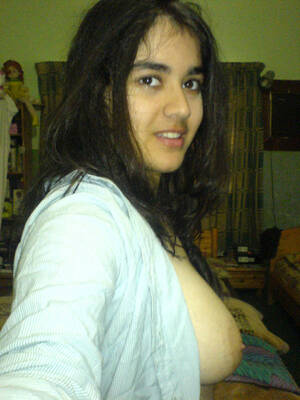 natural indian girl nude gallery - Indian girl takes self shots with big natural tits free of blouse -  PornPics.com