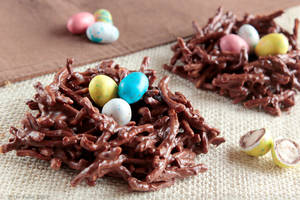 Chocolate Candy Porn - Crispy Chocolate Peanut Butter Chow Mein Candy Nests