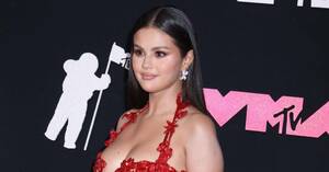 Leno Selena Gomez Porn Captions - Selena Gomez Dating Benny Blanco