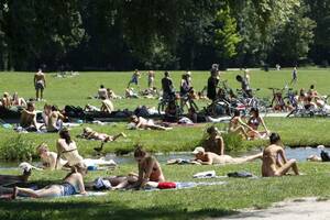Natural Nudist Porn - Why Munich Went Ahead and Set Up 6 Official 'Urban Naked Zones' - Bloomberg