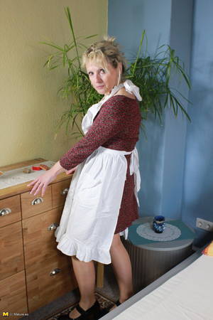 granny maid - 