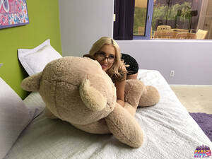 Blonde Anal Bear - Anal Teen Chanel Grey Behind the Scenes |