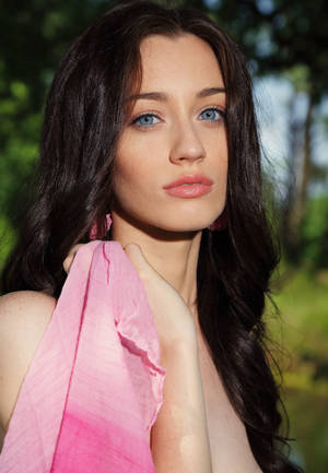 Blue Eyes Tits - Blue-eyed brunette with small tits and very big pussy lips. 20 photos