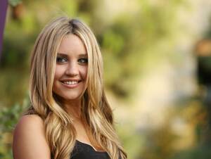Amanda Bynes Smoking Meth - Amanda Bynes on Past Drug Abuse and Breakdown in Tell-All 'Paper' Magazine  Interview
