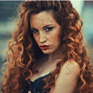 Auburn Freckles Porn - Welcome to what has become my shrine to the red heads of the universe! A  place where I can indulge.