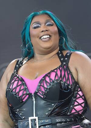fat wife passed out sex - Lizzo - Wikipedia