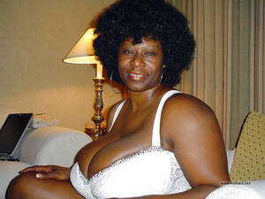 ebony mature big tits cleavage - Big breasted ebony matures erotic pics. Full-size image #1