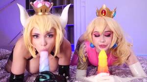 Anime Lesbian Princess Porn Cosplay - Bowsette & Princess Peach Sexy Cosplay