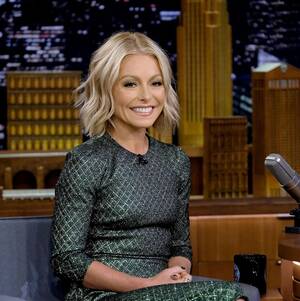 kelly ripa anal sex - Kelly Ripa's Super Toned Abs And Booty Will Make Your Jaw Drop