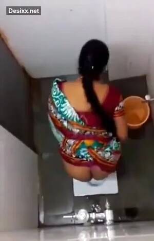 indian voyeur toilet spy cam - Desi toilet spy - ThisVid.com