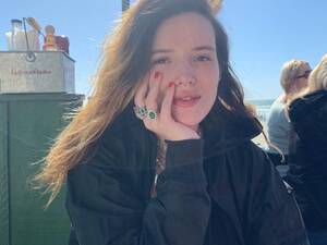 Bella Thorne Look Alike Porn - Bella Thorne Directed a Porn, and Fans Are Confused AF - The Hollywood  Gossip