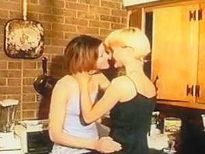 80s Lesbian Kissing - Lesbians French kissing in kitchen - TubePornClassic.com