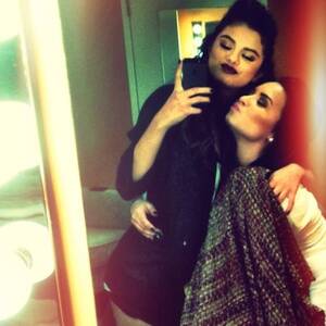 Demi Lovato Selena Gomez Real Porn - Selena Gomez and Demi Lovato Are 'Supporting Each Other'