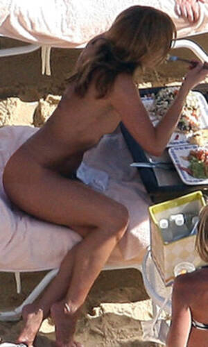 jennifer aniston nude beach walk - Jennifer Aniston Nude: Find Splendid Jennifer Aniston Naked Pics Here!