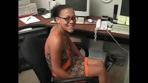 black secretary blowjob - Black secretary gives her boss an huge and deep blowjob to get an offday -  XVIDEOS.COM