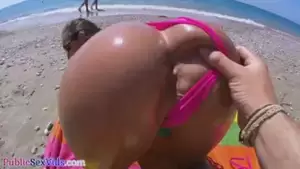 beach ass fingered - Beach booty babe fingered and fucked in outdoor threesome | xHamster