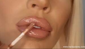 lip gloss - Lipstick Fetish Lip Gloss Porn Videos (2) - FAPSTER