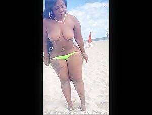 miami nude africa - Naked Goddess On Miami Beach 1 - Iponsex