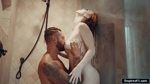 huge tits shower fuck - Guy fucks his big tits gf in the shower - XVIDEOS.COM