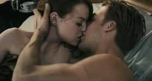 Emma Stone Sex - Ryan Gosling & Emma Stone Share a Steamy Kiss in the Official 'Gangster  Squad' Trailer!