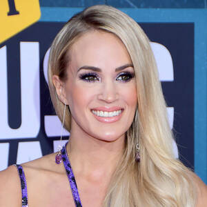 Carrie Underwood Porn Real - Carrie Underwood Highlights Her Bare Legs In A Thigh-Skimming Mini Dress At  The CMT Awardsâ€”It's Dolce And Gabbana And So Sexy! - SHEfinds