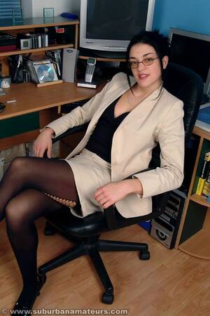Amateur Brunette Secretary Porn - Hot brunette secretary wearing glasses and stockings