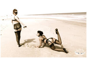 lesbian bondage on the beach - thumbs.pro : Na plaÅ¼y