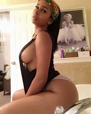 busty big booty black girls - Beauty and the Booty
