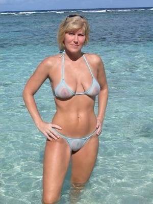 downblouse beach bikini - Best amateur nude voyeur porn pictures, sex on beach, hidden cam voyeur,  public upskirt and downblouse.