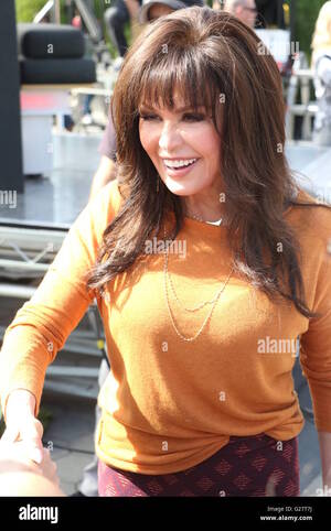 Marie Osmond Nude Porn - Marie Osmond greets fans at 'Extra' in Hollywood Featuring: Marie Osmond  Where: Los Angeles, California, United States When: 11 Apr 2016 Stock Photo  - Alamy