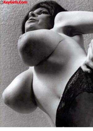 Amateur Vintage Huge Tits - Vintage Big Boobs (69 Naked Photos) GalerÃ­a de fotos - EPORNER