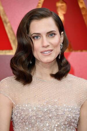 Allison Williams Porn - Allison Williams es la prueba de que solo se necesitan PESTAÃ‘AZAS para  petarlo