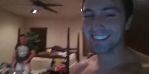 Dare Gay Porn - Hot Gay Kiss By a Straight Guy On Dare - Tnaflix.com