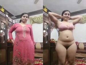 indian nude pakistani beauty - Beautiful Pakistani girl striptease nude selfie MMS - FSI Blog