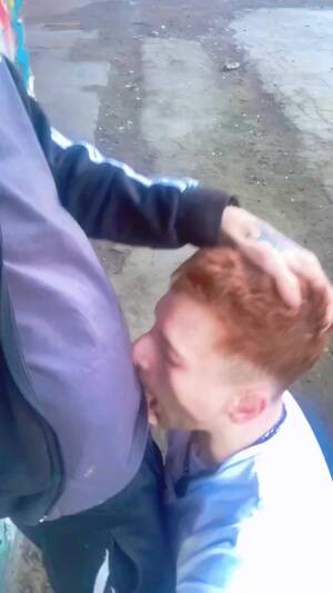 Gay Blowjob Outdoor - Risky outdoor blowjob - ThisVid.com