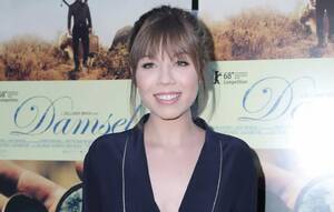 lesbian sex shower jennette mccurdy - Jennette McCurdy Felt 'Uncomfortable' When Mom Showered Her