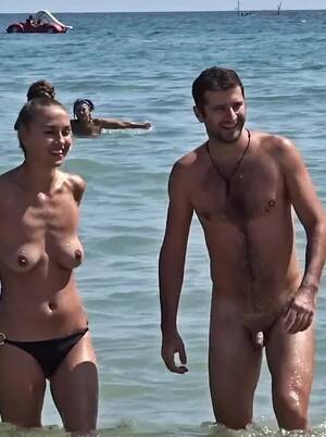happy nudist couples - Nude beach: happy nudist couple CFNM 121 - ThisVid.com