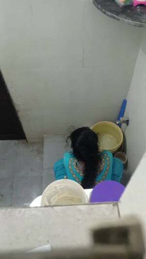 indian voyeur toilet spy cam - Toilet spy 1 srilanka Indian - ThisVid.com En espaÃ±ol