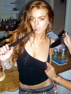 Girl Gone Lesbian Wild Lindsay Lohan - The Sexy Posing With Knives Thing!