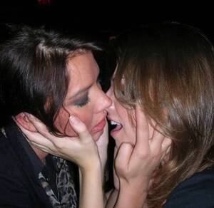 Anna Kendrick Porn - Anna Kendrick & Aubrey Plaza : r/pics