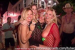 nebraska swingers - Swingers Naked Partying In The Streets by Nebraska Coeds, free Amateur xxx  video (Sep 5, 2014)