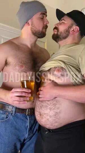 Beer Bear Porn - Now That's a Beer Belly - ThisVid.com