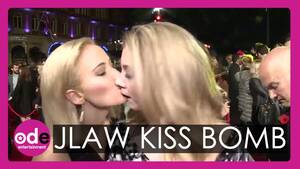 Jennifer Lawrence Lesbian - Jennifer Lawrence kisses a girl - and likes it - in new viral clip (VIDEO)  | PinkNews