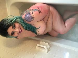Amateur Mermaid Porn - Loading image of KittyCumdrops.