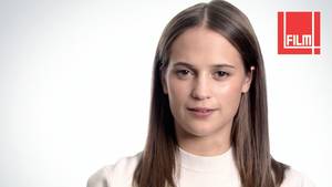 Alicia Vikander Porn Fakes - Alicia Vikander & Domhnall Gleeson | Ex Machina Interview Special