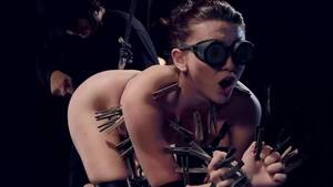 Family Time Mandy 3d Sex - Brunette Mandy Muse is acting in bondage porn scene