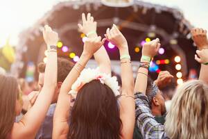 drunk sex rave party - Fentanyl At Music Festivals Raises Concerns - Addiction Center