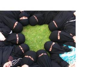Iranian Burka - Some comments in Saudiwoman's blog are interesting: â€œHijab is supposed to  dignify a woman. These girls are just making fools of themselves and of  hijab and ...